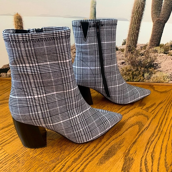 Jeffrey Campbell Shoes - Jeffrey Campbell plaid sport calf boots black and white 6.5
